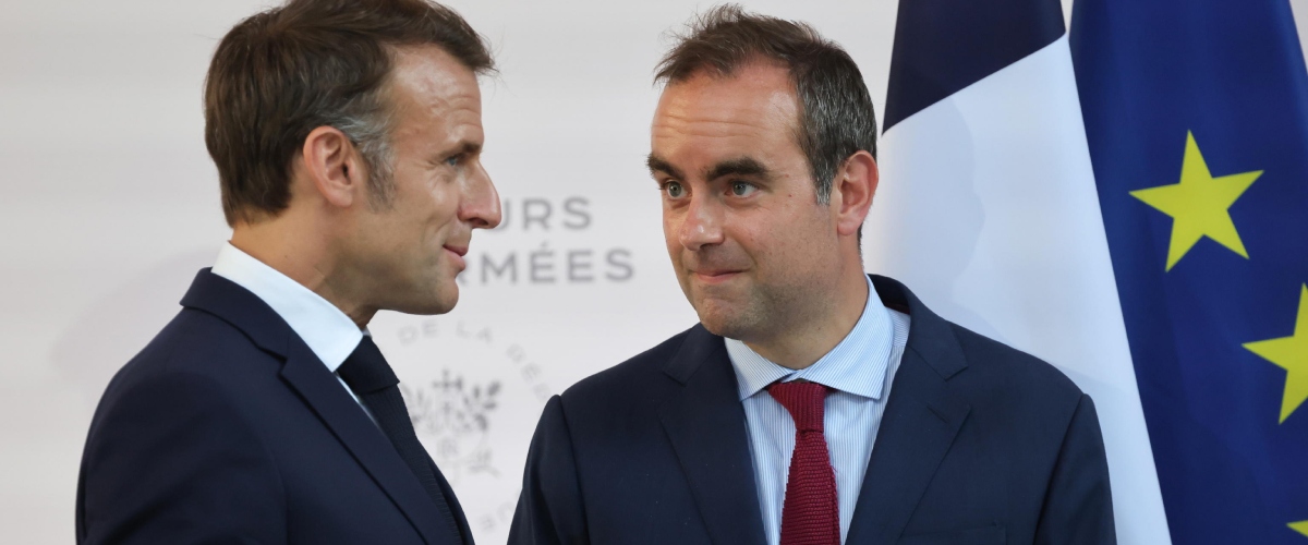 Involuzione francese: niente voto, Macron pronto a nominare il nuovo premier. Spunta Lecornu, il pupillo del presidente