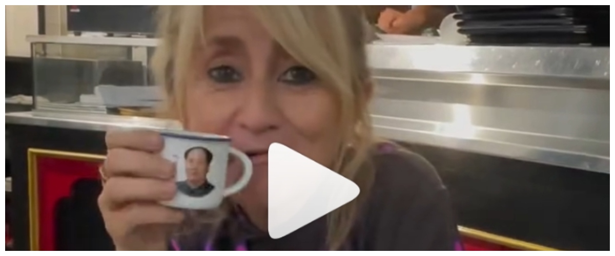 Luciana Littizzetto brinda con l’immagine di Mao, ma non c’è niente da ridere (video) FdI: nostalgie sinistre Luciana Littizzetto brinda con l’immagine di Mao, ma non c’è niente da ridere (video) FdI: nostalgie sinistre