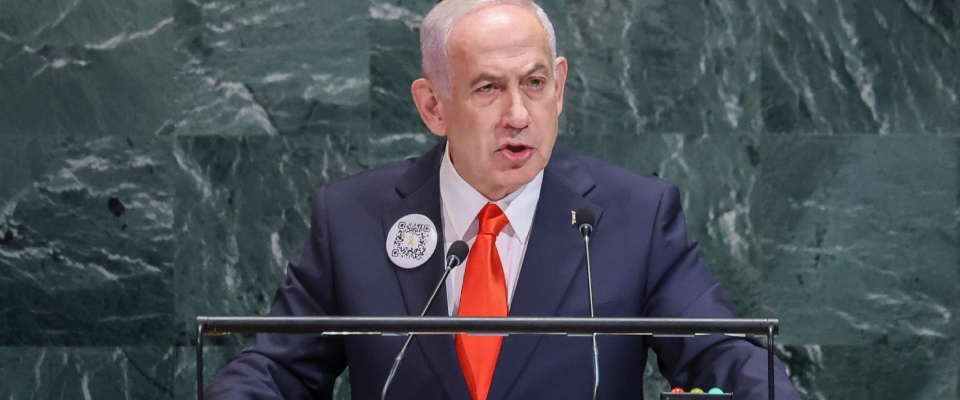 Netanyahu all’Onu con un macabro quiz sui terroristi islamici: “Chi ha massacrato europei e americani a sangue freddo?”