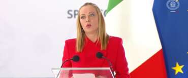 Meloni: “Combattiamo il traffico di migranti con ogni mezzo. I numeri ci danno ragione” (video)