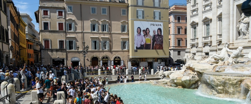 L’Italia torna ad essere la regina del turismo: batte i competitor sulle tariffe e registra un aumento di visite L’Italia torna ad essere la regina del turismo: batte i competitor sulle tariffe e registra un aumento di visite
