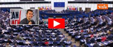 Il morto è di destra, la Ue si rifiuta di tributare il “silenzio” a Kirk: la protesta di Conservatori e Patrioti (video)