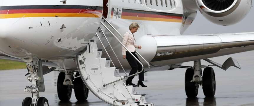 Il volo di Ursula von Der Leyen sotto attacco russo: disturbi al gps, piloti costretti a usare le mappe Il volo di Ursula von Der Leyen sotto attacco russo: disturbi al gps, piloti costretti a usare le mappe