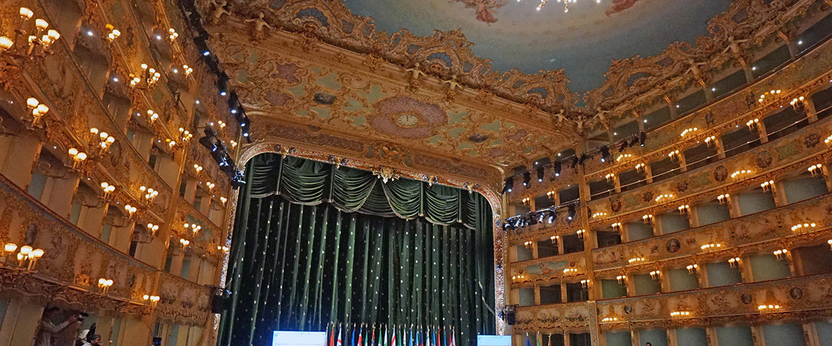 La Fenice, Mollicone sgonfia le “bufale” del Pd sulla Venezi: solo 3 abbonamenti su 2300 disdetti per protesta