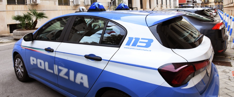 Due anarchici agli arresti domiciliari per terrorismo: avevano piazzato un ordigno al tribunale di Pisa per “solidarietà”