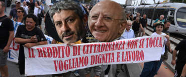 De Luca toglie il Reddito di cittadinanza a Fico: “Basta porcherie, truffe, clientele e nullafacenti…”