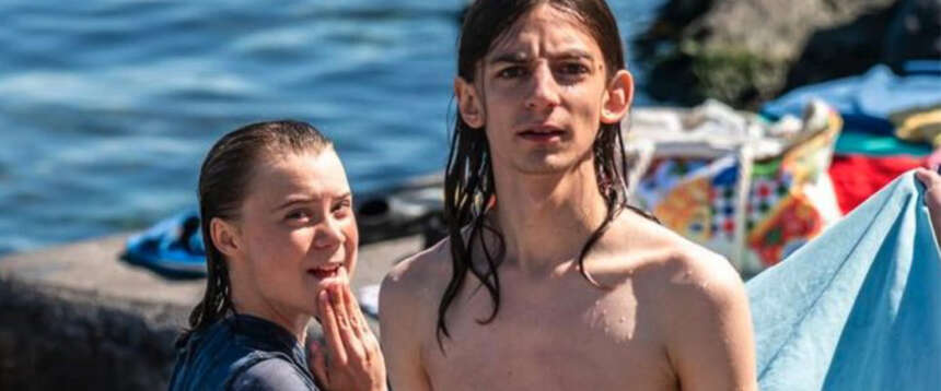 Flotilla colpita da un secondo ordigno (video). E a bordo spunta anche il fidanzato di Greta Thunberg Flotilla colpita da un secondo ordigno (video). E a bordo spunta anche il fidanzato di Greta Thunberg