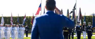 Il Pentagono convoca d’urgenza 800 alti ufficiali da tutto il mondo, Trump minimizza: perché vi allarmate?