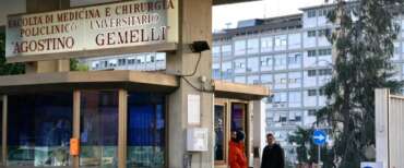 Abusi sessuali su una paziente: chi è il primario del Gemelli condannato a 11 mesi, col patteggiamento