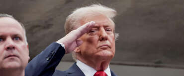 Trump è arrabbiato per i raid russi su Kiev e fa la faccia feroce a Putin: “Possiamo far collassare Mosca”