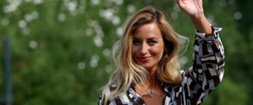 Alla Fenice scatta la rivolta contro Venezi. È brava, bella e di destra: deve dimettersi