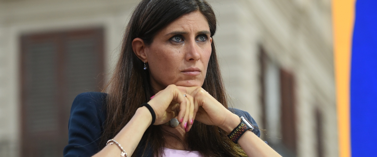 Caos M5S, Chiara Appendino si dimette da vicepresidente. Dopo quella degli elettori, un’altra batosta per Conte e la sua leadership Caos M5S, Chiara Appendino si dimette da vicepresidente. Dopo quella degli elettori, un’altra batosta per Conte e la sua leadership