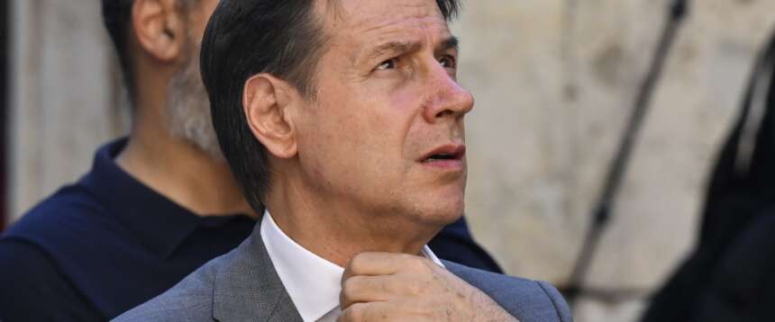 Conte leader di se stesso, e in un’intervista al “Corriere della sera” lo rivendica pure (a stento)… Conte leader di se stesso, e in un’intervista al “Corriere della sera” lo rivendica pure (a stento)…