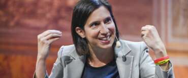 Elly Schlein, è corsa a mollare la segreteria che straparla