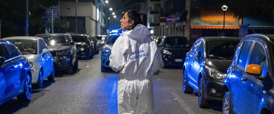 La trascina sul terrazzo di casa e la uccide: il terribile femminicidio di Pamela sotto gli occhi dei vicini La trascina sul terrazzo di casa e la uccide: il terribile femminicidio di Pamela sotto gli occhi dei vicini