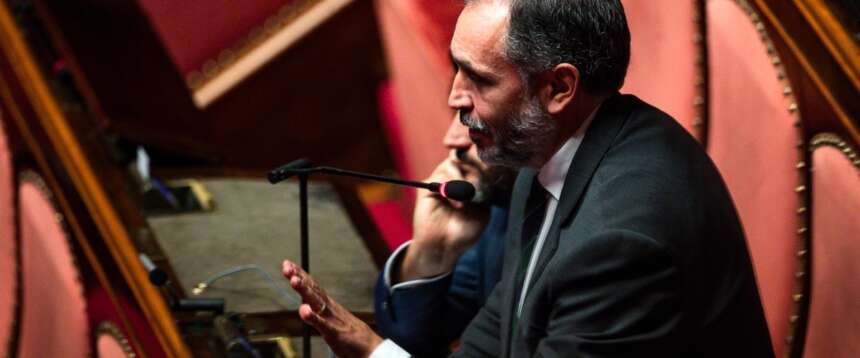 Body shaming, Sensi vota in dissenso dal Pd: “Ero cicciabomba cannoniere, dico sì alla legge” (video)