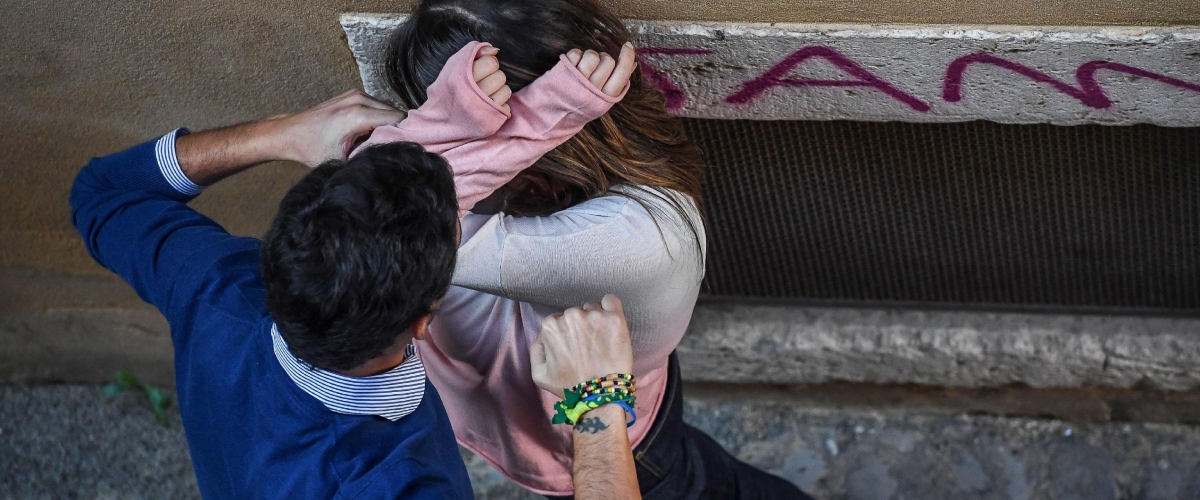 Genova, sequestrata in strada e violentata. Fermato un immigrato irregolare 35enne