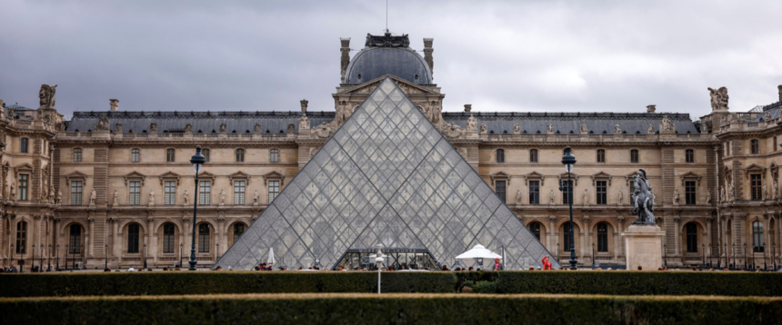 Louvre furto Francia piste Louvre furto Francia piste