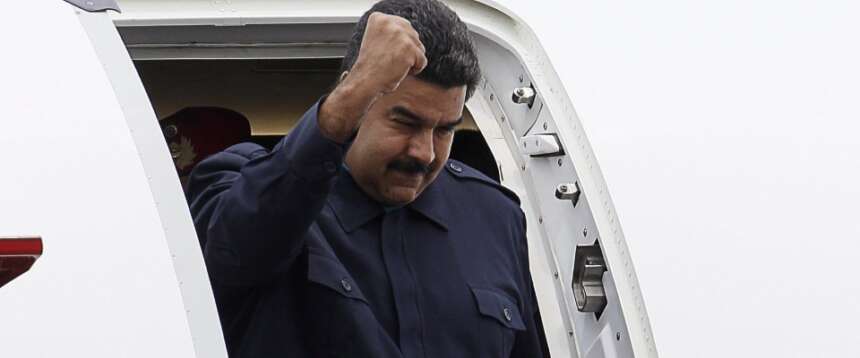 Il pilota di Maduro si è rifiutato di consegnarlo agli Usa in cambio di denaro: Trump autorizza la Cia ad agire in Venezuela Il pilota di Maduro si è rifiutato di consegnarlo agli Usa in cambio di denaro: Trump autorizza la Cia ad agire in Venezuela