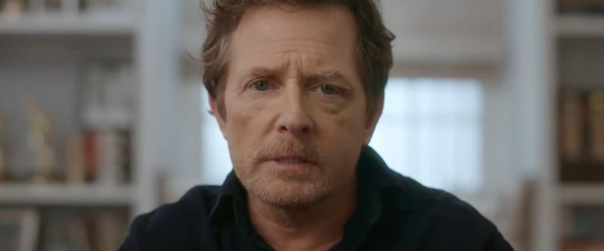 Michael J. Fox si confessa tra timori e ironia: sto morendo, vorrei solo evitare di farlo inciampando nei mobili Michael J. Fox si confessa tra timori e ironia: sto morendo, vorrei solo evitare di farlo inciampando nei mobili