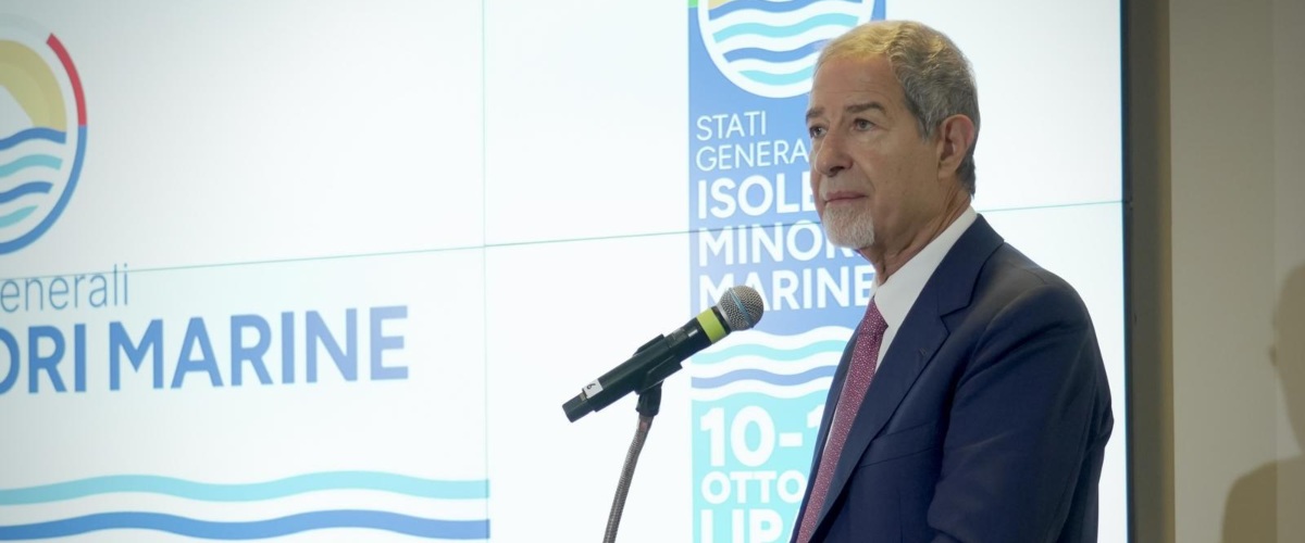 Musumeci: «Per la prima volta un governo ha acceso i riflettori sulla realtà delle Isole minori» Musumeci: «Per la prima volta un governo ha acceso i riflettori sulla realtà delle Isole minori»