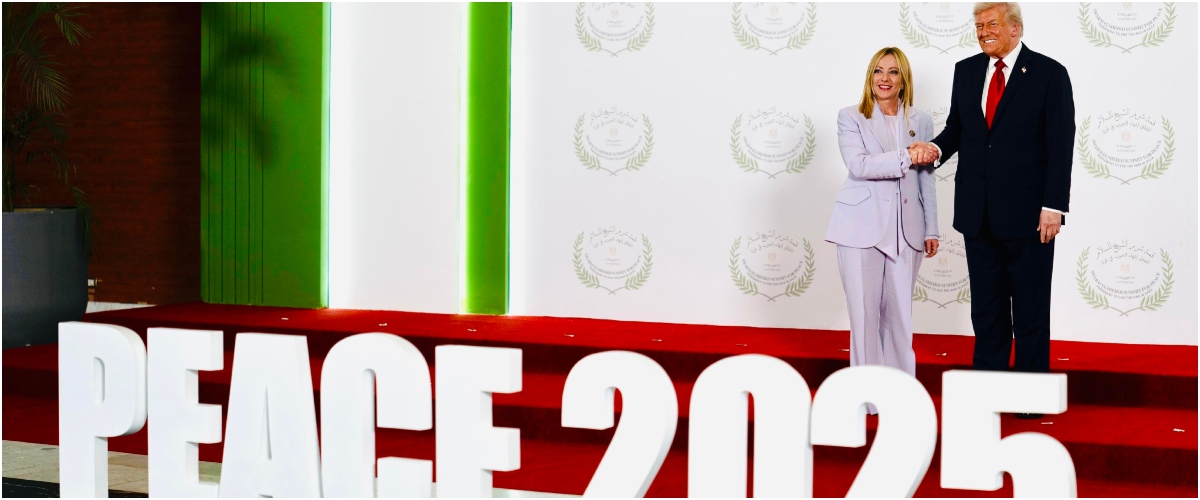 Sudditanza a chi? Quella di Meloni “d’America” è efficacia e peso politico Sudditanza a chi? Quella di Meloni “d’America” è efficacia e peso politico