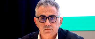 Covid, FdI all’attacco di Pregliasco: “Finanziato dalle case farmaceutiche, la sua audizione è inattendibile”