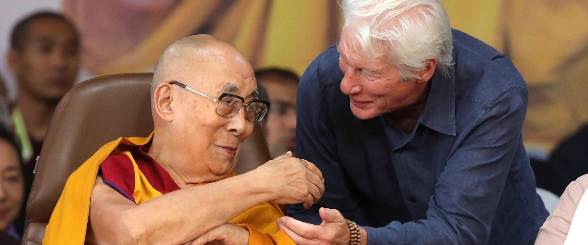 Richard Gere da principe azzurro a cavaliere buzzurro della causa pro Pal: l’intervista a “Repubblica” è tutt’altro che peace and love