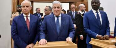Materie prime e flussi illegali, Tajani e Piantedosi in Mauritania: accordi alla pari in un’ottica anticoloniale