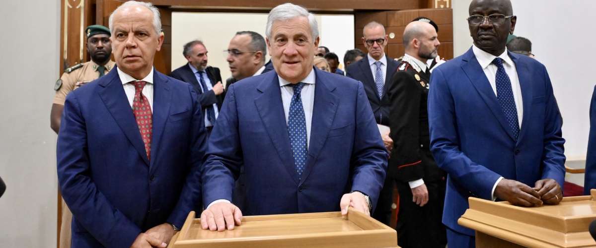 Materie prime e flussi illegali, Tajani e Piantedosi in Mauritania: accordi alla pari in un’ottica anticoloniale