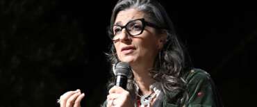 Cittadinanza onoraria a Francesca Albanese? Sì, no, forse. Tutti la propongono ma poi ci ripensano…