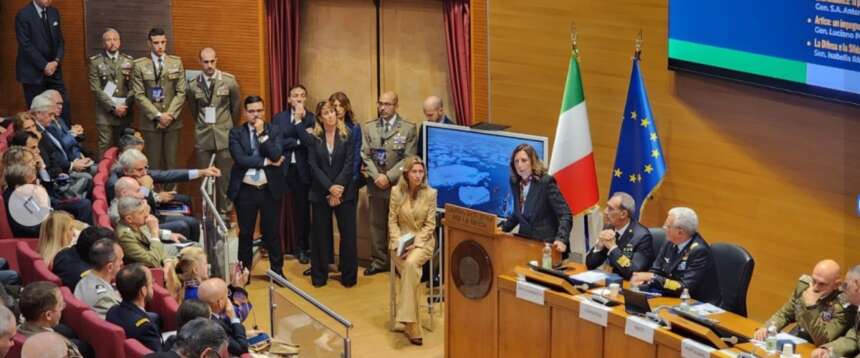 Missione Artico, snodo cruciale per gli equilibri globali. Rauti: “Nuovo scenario nevralgico, non più frontiera remota” Missione Artico, snodo cruciale per gli equilibri globali. Rauti: “Nuovo scenario nevralgico, non più frontiera remota”