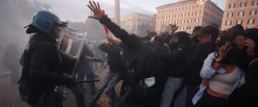 Guerriglia Pro-Pal anche a Roma: 54 agenti feriti in 24 ore. Meloni: vicina alle forze dell’ordine