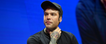Fedez fuga dai social