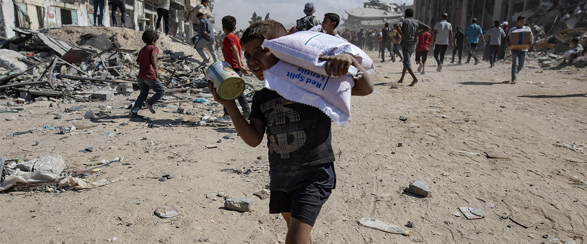 una firma per la pace italia centrale meloni porta in dote per gaza piani per la ricostruzione e cure per i bambini