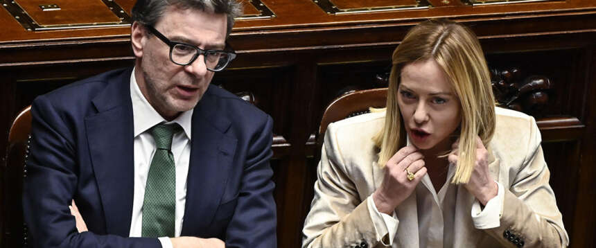 Meloni carica le imprese: “In campo per difendere ricchezza e lavoro, aspettiamo proposte”. Giorgetti: “Ossigeno dal fisco” Meloni carica le imprese: “In campo per difendere ricchezza e lavoro, aspettiamo proposte”. Giorgetti: “Ossigeno dal fisco”