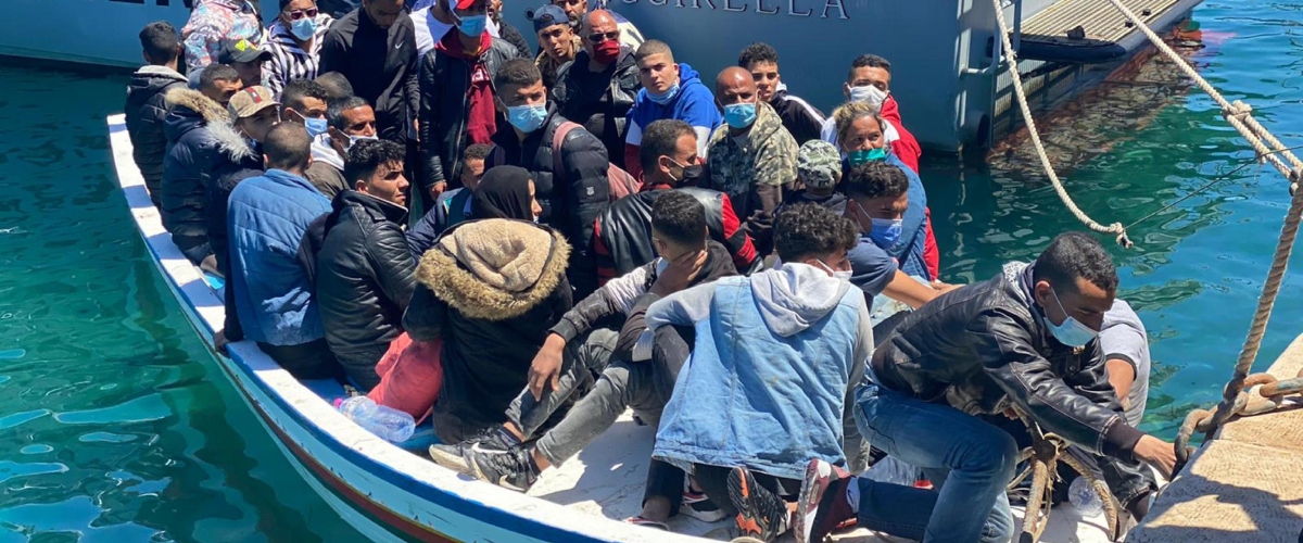 Migranti, respinte oltre due terzi di richieste di asilo nel 2024: in Italia entra chi ha diritto e ha un lavoro Migranti, respinte oltre due terzi di richieste di asilo nel 2024: in Italia entra chi ha diritto e ha un lavoro