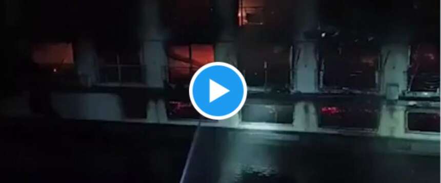 Il video della nave da crociera su cui è esploso un incendio a Luxor Il video della nave da crociera su cui è esploso un incendio a Luxor