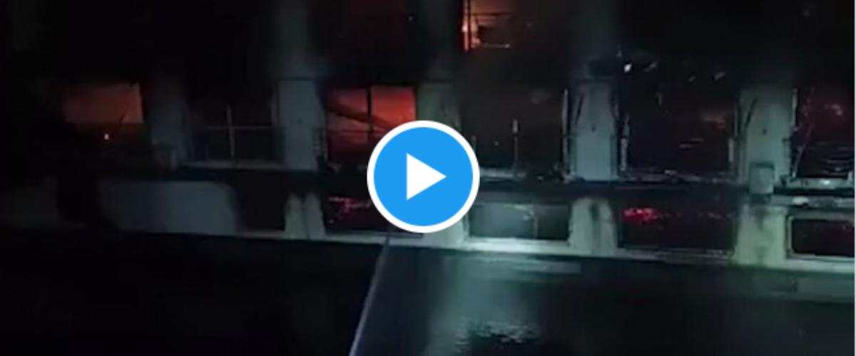 Paura a Luxor, nave da crociera va a fuoco sul Nilo: a bordo c’erano 80 italiani (video) Paura a Luxor, nave da crociera va a fuoco sul Nilo: a bordo c’erano 80 italiani (video)