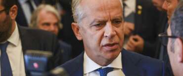Il ministro Matteo Piantedosi. Il Viminale ha stanziato 1,5 milioni per l’operazione anti droga “Scuole sicure”