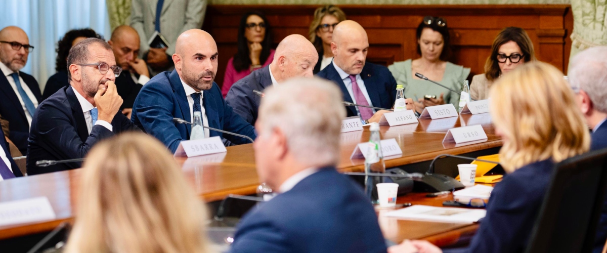 Il governo firma 7 accordi di coesione con i ministeri per 3,4 miliardi: “Italia più forte e coesa” Il governo firma 7 accordi di coesione con i ministeri per 3,4 miliardi: “Italia più forte e coesa”