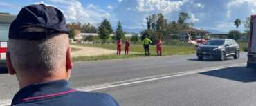 Tragedia a Sabaudia, dove due militari sono morti a seguito dello schianto durante un volo di addestramento