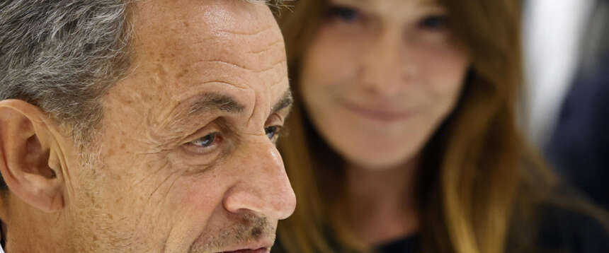 Sette giorni al carcere, il grido disperato di Sarkozy: “Se devo dormire in prigione, dormirò in prigione!”. La sinistra ride, Le Pen lo difende