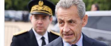 Sarkozy in carcere, martedì la prima notte in cella. Il figlio convoca la piazza: la fine della storia non è scritta