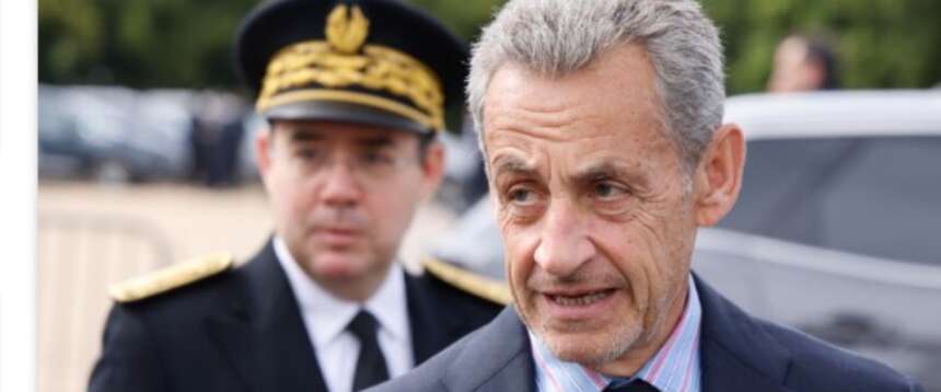 Sarkozy in carcere, martedì la prima notte in cella. Il figlio convoca la piazza: la fine della storia non è scritta