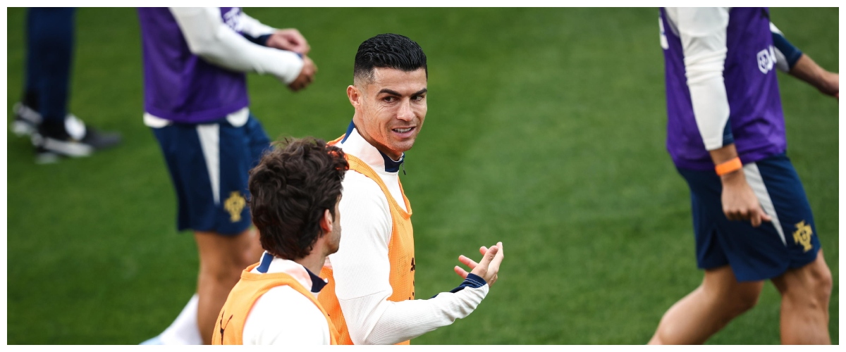 cristiano ronaldo batte un altro record 232 il primo calciatore a entrare nel club dei miliardari