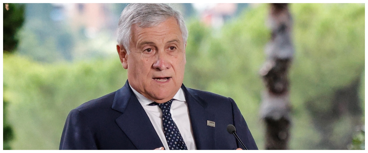 Tifosi del Napoli arrestati in Olanda, Tajani rassicura: “L’ambasciata segue il caso, chi è senza biglietto rientri”