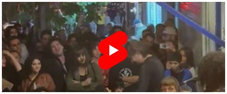 A Teheran il “popopo” da stadio diventa un inno di libertà: le ragazze iraniane si tolgono il velo (video) A Teheran il “popopo” da stadio diventa un inno di libertà: le ragazze iraniane si tolgono il velo (video)