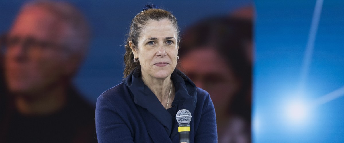 Sardegna, la Consulta “salva” Alessandra Todde. Lei esulta, ma la partita non è chiusa: la parola passa alla Corte d’Appello Sardegna, la Consulta “salva” Alessandra Todde. Lei esulta, ma la partita non è chiusa: la parola passa alla Corte d’Appello