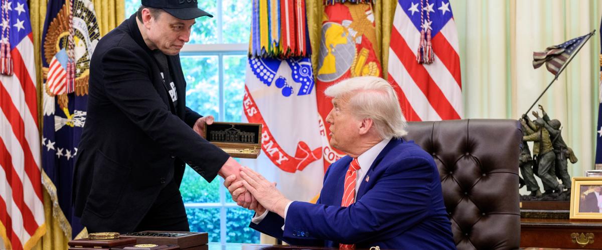 Trump svela il riavvicinamento con Musk: «Ci sentiamo. Mi piace Elon, e sospetto che mi piacerà sempre» Trump svela il riavvicinamento con Musk: «Ci sentiamo. Mi piace Elon, e sospetto che mi piacerà sempre»
